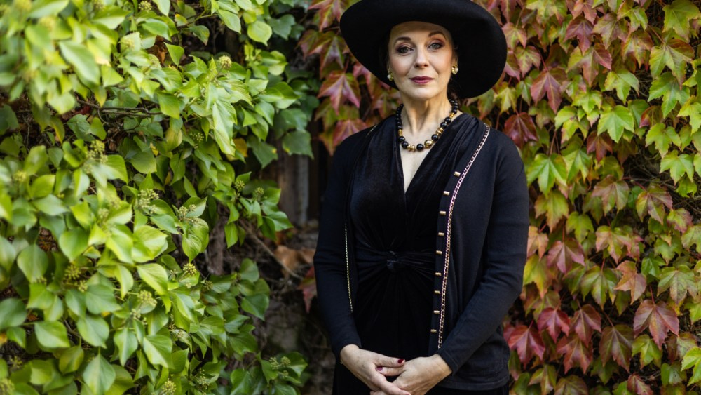 Amanda Abbington joins Bruno Gascón’s RTP murder mystery ‘Jones’