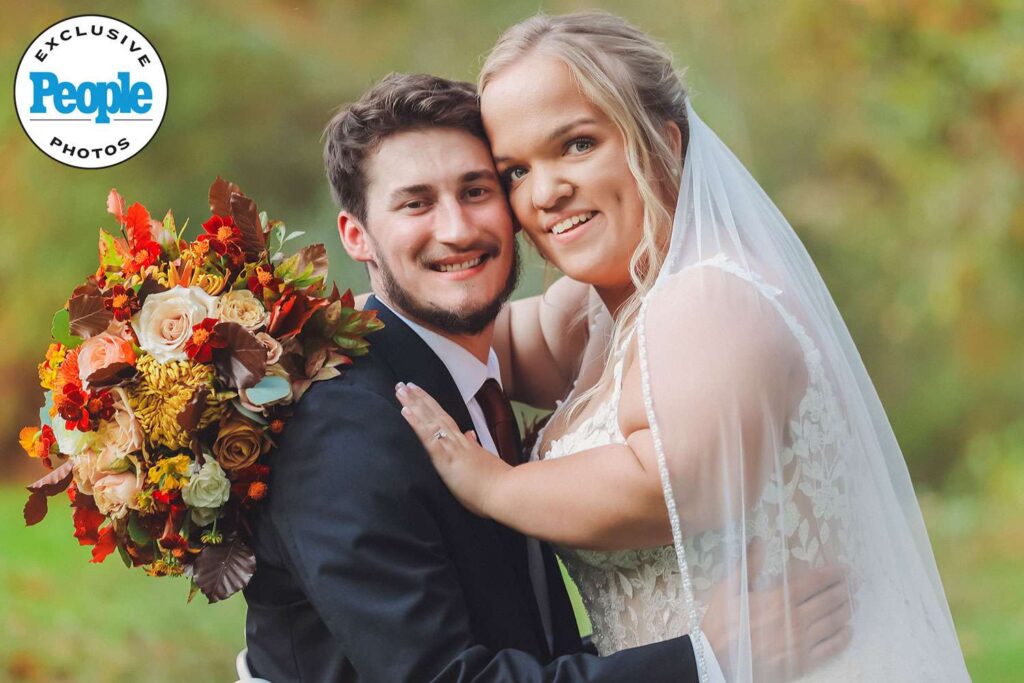 ‘7 Little Johnstons’ Star Elizabeth Johnston Marries Bryce Bolden (Exclusive)