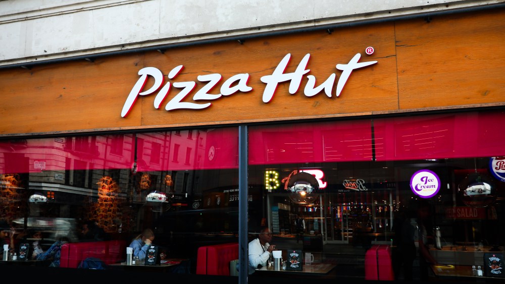 Pizza Hut to stop advertising before Super Bowl game