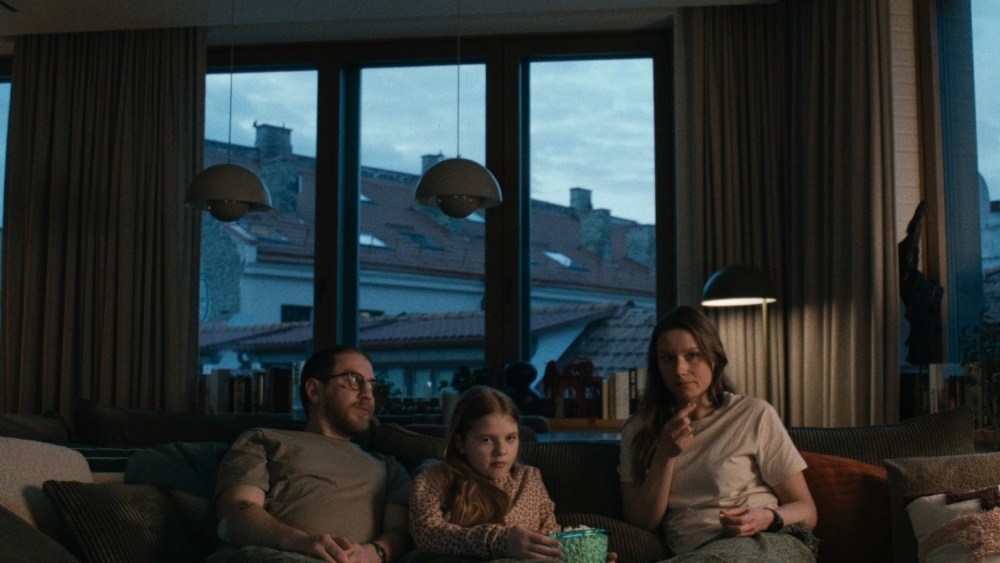 “How to Divorce During a War” trailer released