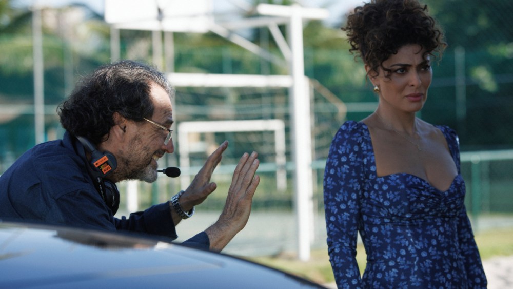 Fabrica Brasil, the man behind “Desperate Lies”, dives into the script