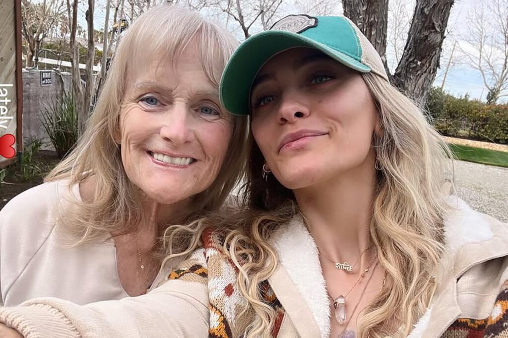 Paris Jackson shares rarely seen selfie with mom Debbie Rowe