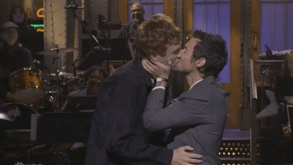 Harry Styles speaks out about queerbaiting, kissing men in SNL opening monologue