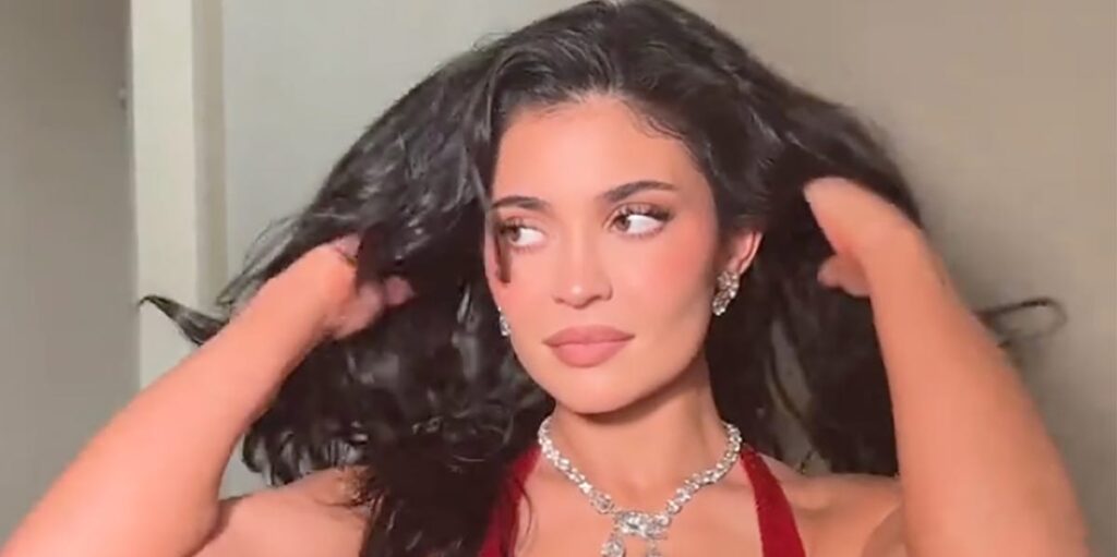 Kylie Jenner presents Jessica Rabbit in a plunging red dress at the 2026 Oscars