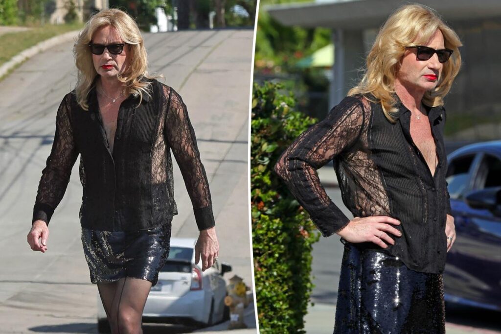 Iconic ’90s TV star unrecognizable in new role with sequin skirt and blonde wig