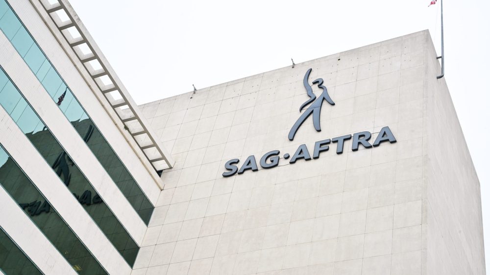 SAG-AFTRA to resume talks with studios in April