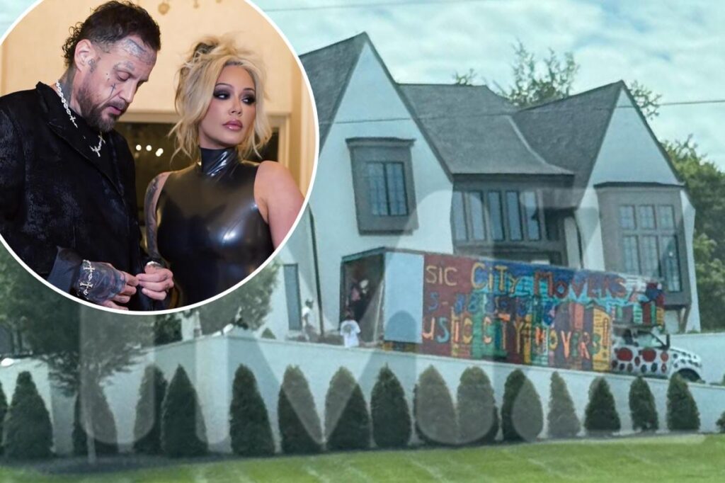 Movers spotted outside Bunny Zoe’s Jelly Roll home in Nashville after divorce news