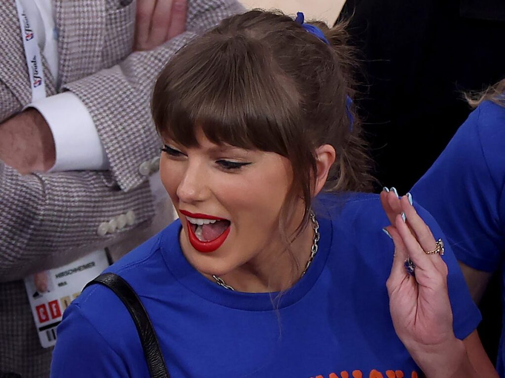 Taylor Swift wears Knicks vest in Game 4 of NBA Finals