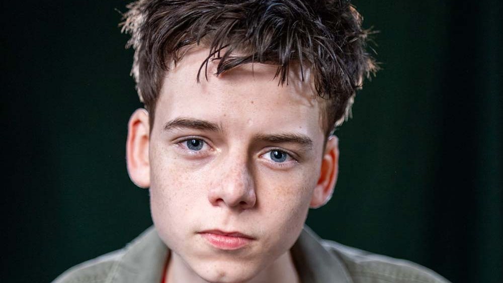 28 years later, breakout Alfie Williams signs with Gersh