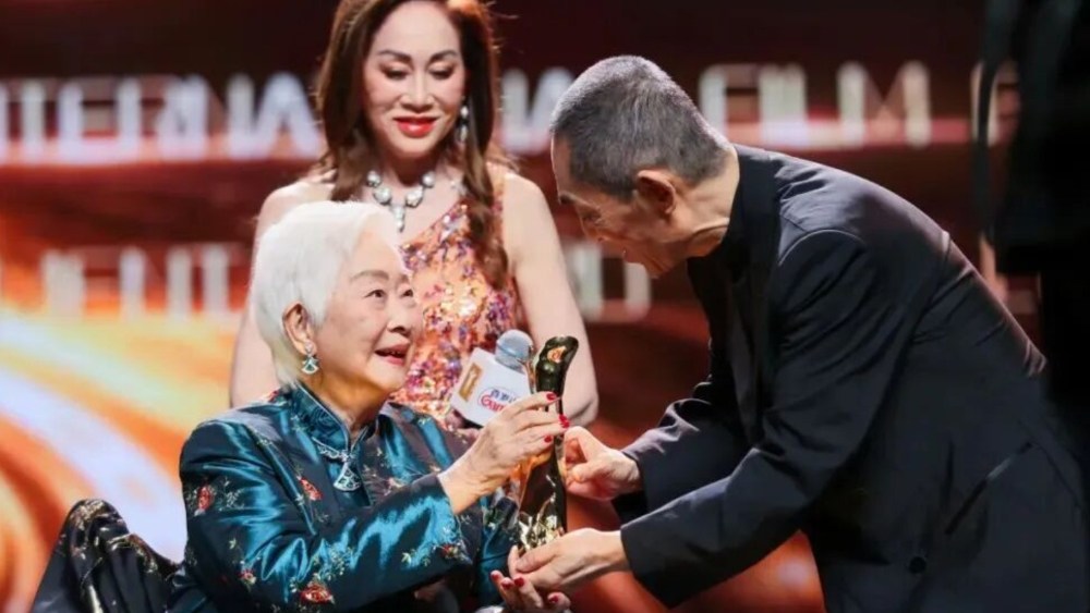 Lisa Lu reunites with fans at ‘The Arch’ Shanghai screening